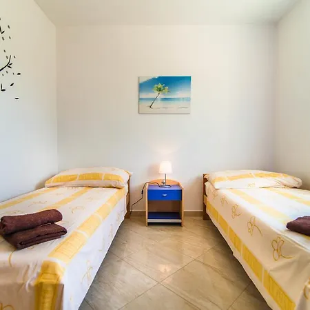 Apartment 2 *