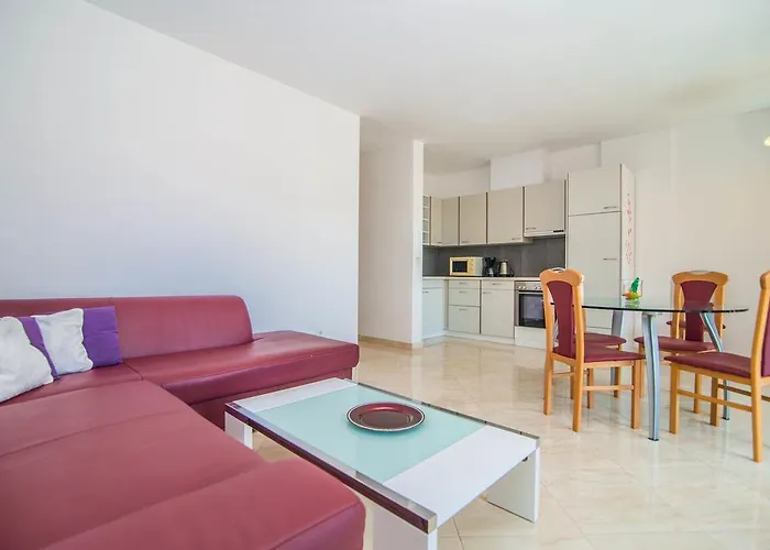 Διαμέρισμα 2 *