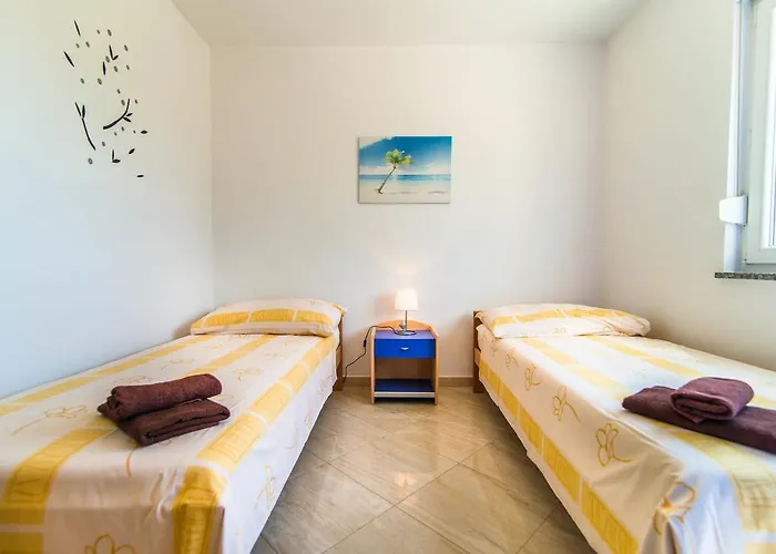 Διαμέρισμα 2 *