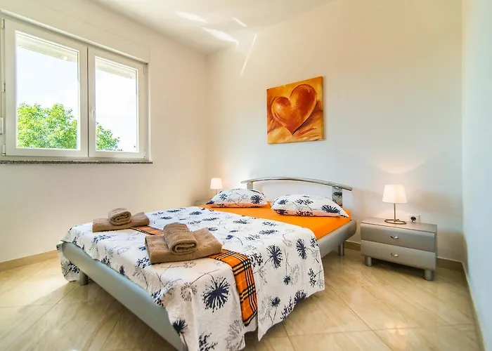 Διαμέρισμα 2 Πούλα