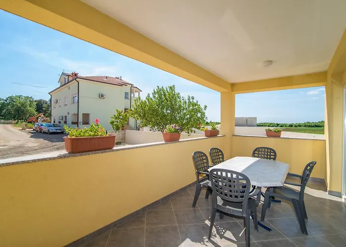 Διαμέρισμα 2 Πούλα